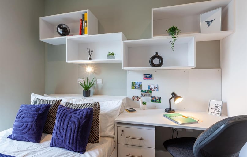 Heavitree Road, St Sidwells, Exeter - Image 1